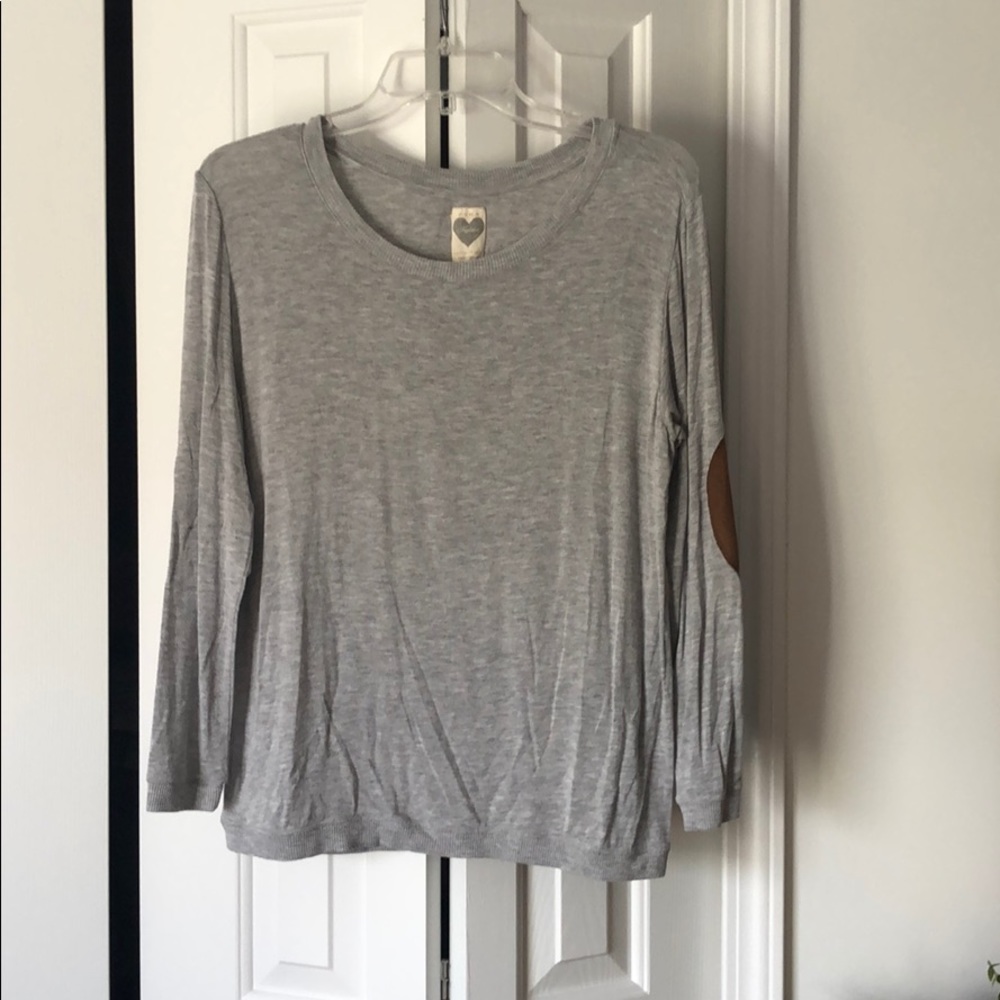 Gray tee by Zara